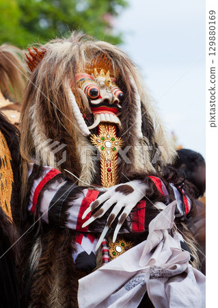 Rangda puppet mask - demon queen of the Leyaks in Bali 129880169