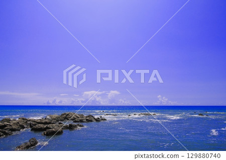 The blue sea and blue sky of Wadaura Beach in Minamiboso City, Chiba Prefecture The blue sea and blue sky of Wadaura Beach in Minamiboso City, Chiba Prefecture 129880740