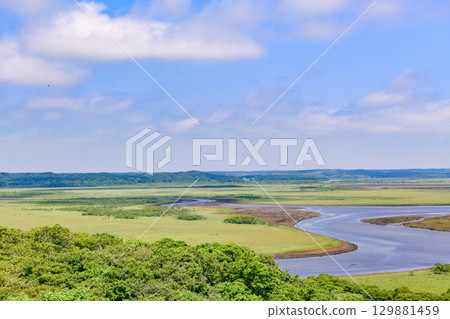 The view of Kiritappu Marsh from Biwase Observatory under a blue sky The view of Kiritappu Marsh from Biwase Observatory under a blue sky 129881459