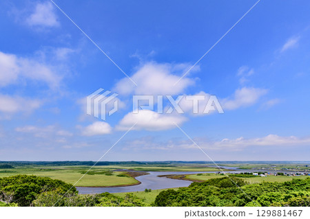 The view of Kiritappu Marsh from Biwase Observatory under a blue sky The view of Kiritappu Marsh from Biwase Observatory under a blue sky 129881467