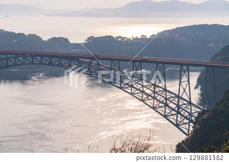 從長崎縣西海山瞭望台眺望西海大橋 從長崎縣西海山瞭望台眺望西海大橋 129881582