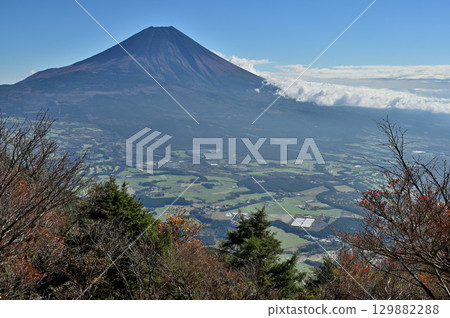 Mount Fuji and Asagiri Plateau as seen from the summit of Mount Kenashi in the Tenshi Mountains 129882288