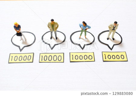 商人討論金錢的形象 129883080