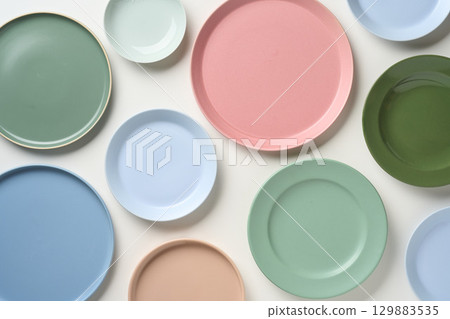 色彩繽紛的菜餚 129883535