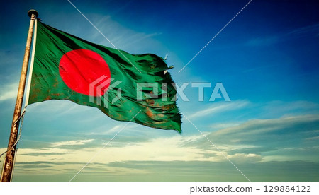 一面破舊不堪的孟加拉國國旗。 129884122