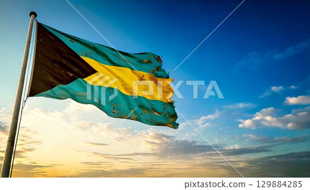 一面破舊不堪的巴哈馬國旗。 129884285