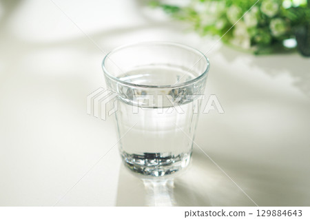 Mineral water in a glass 129884643