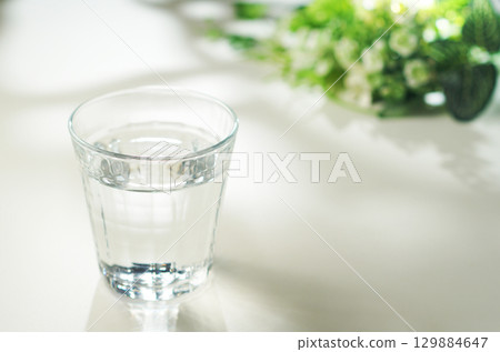 Mineral water in a glass 129884647