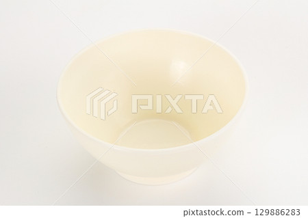 White ceramic empty bowl dishware 129886283
