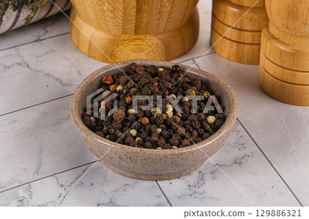 Pepper corn mix in the bowl Pepper corn mix in the bowl 129886321