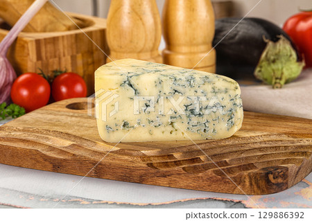Dor blue cheese with mold Dor blue cheese with mold 129886392