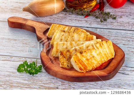 Greek traditional grilled halloumi cheese 129886436
