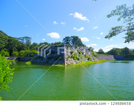 Hagi城堡軌道和藍天 129886658