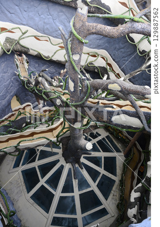 Fragment of Hang Nga Guest House (Crazy House) of unusual fabulous architecture built since 1990 129887562