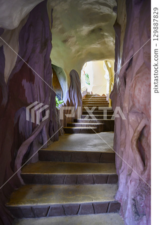 Corridor in Hang Nga Guest House (Crazy House) of unusual fabulous architecture built since 1990 129887829