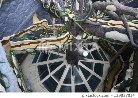 Fragment of Hang Nga Guest House (Crazy House) of unusual fabulous architecture built since 1990 129887834