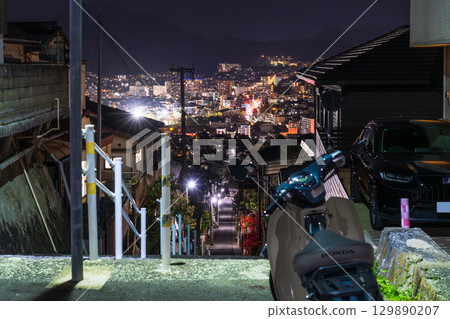 Nagasaki Prefecture: Night view of Nagasaki City, a city of slopes, and endless slopes 129890207