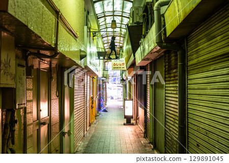 Sasebo's drinking district and nightlife district in Nagasaki Prefecture Sasebo's drinking district and nightlife district in Nagasaki Prefecture 129891045