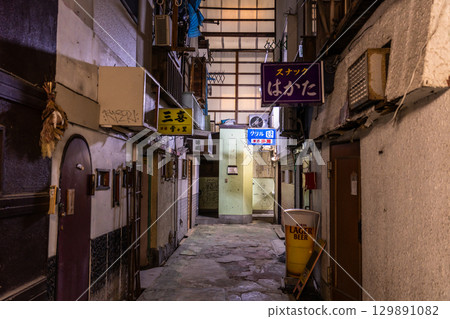 長崎縣佐世保的飲酒區與夜生活區 長崎縣佐世保的飲酒區與夜生活區 129891082