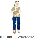 一位女性抱怨胸部和胃部疼痛的全身插圖 129892252