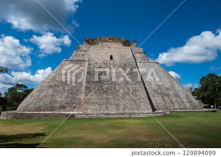 The Glory of Ancient Maya Civilization – Uxmal Ruins The Glory of Ancient Maya Civilization – Uxmal Ruins 129894099