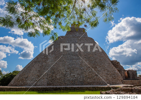 The Glory of Ancient Maya Civilization – Uxmal Ruins The Glory of Ancient Maya Civilization – Uxmal Ruins 129894184