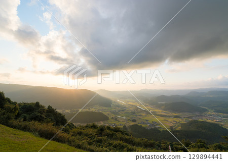 Sunset from the summit (Kirikabuyama, Kusu Town, Oita Prefecture) 129894441