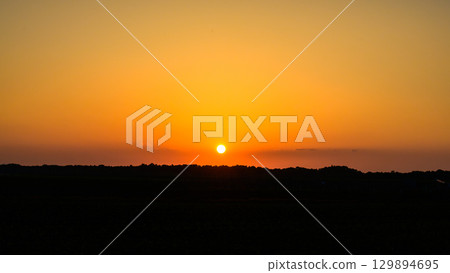 美麗的日落和天空(複製空間) 美麗的日落和天空(複製空間) 129894695