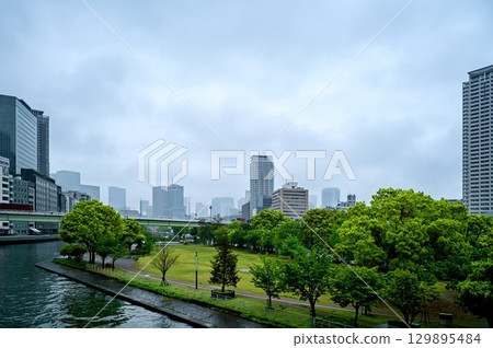 Nakanoshima Park immediately after the heavy rain 129895484