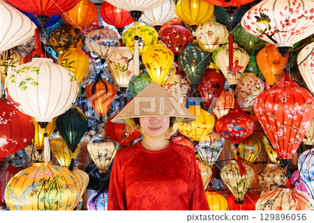 Vietnam Hoi An lantern tourism 129896056