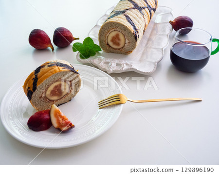 Fig, roll cake, mint, red wine Fig, roll cake, mint, red wine 129896190