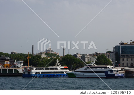 Cruise ship on the Bosphorus Strait, Istanbul, Turkey 129896710