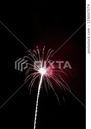 Radiating fireworks at the Kochi City Summer Fireworks Festival Radiating fireworks at the Kochi City Summer Fireworks Festival 129897074
