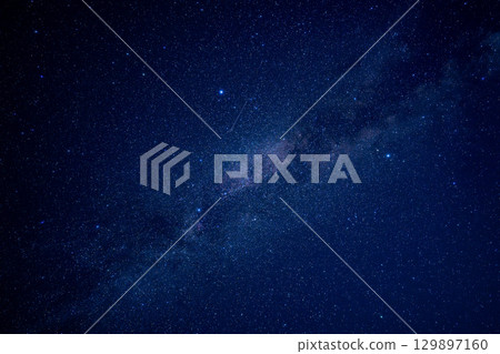 The Summer Triangle and the Milky Way starry sky The Summer Triangle and the Milky Way starry sky 129897160