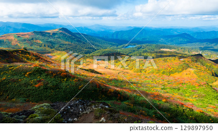 秋季攀登栗駒山（栗駒山～前岳：龍泉原） 129897950