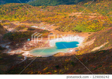秋季攀登栗駒山(昭和湖) 秋季攀登栗駒山(昭和湖) 129898242