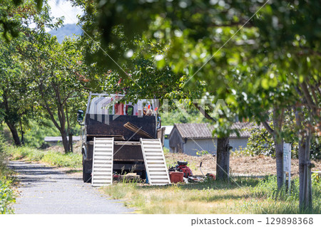 Aluminum bridge and Unic vehicle (grass cutting work) Aluminum bridge and Unic vehicle (grass cutting work) 129898368