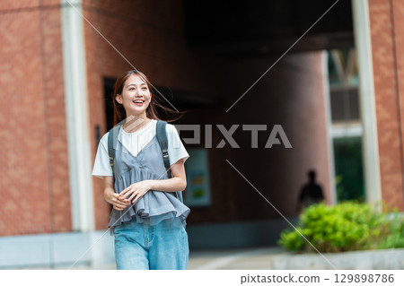 University student campus school building 129898786