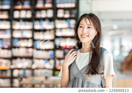 大學生圖書館校園生活 129898813