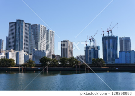 2025年興建中的塔式公寓大樓 129898993
