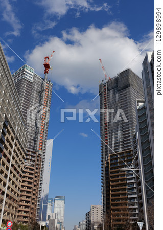 2025年興建中的塔式公寓大樓 129898994
