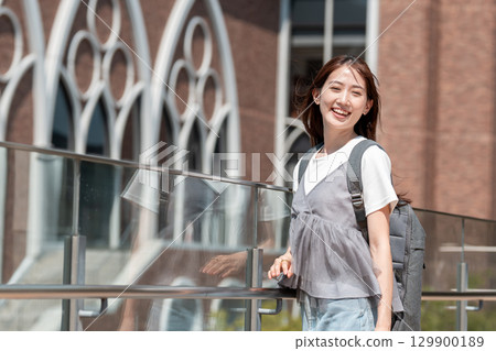 女大學生校園生活大學 129900189