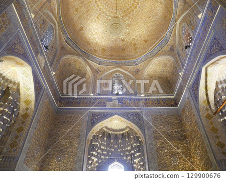 The golden mausoleum of Gur-Emir (Samarkand, Uzbekistan) 129900676