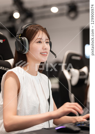 eSports game young woman 129900974