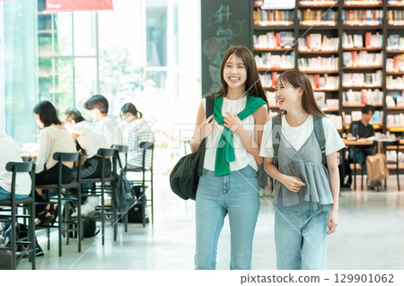 女大學生校園生活大學 129901062