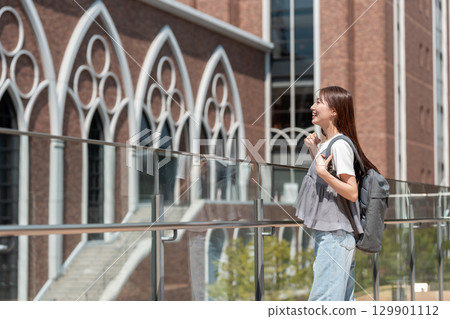女大學生校園生活大學 129901112