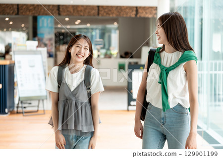 女大學生校園生活生活方式 129901199