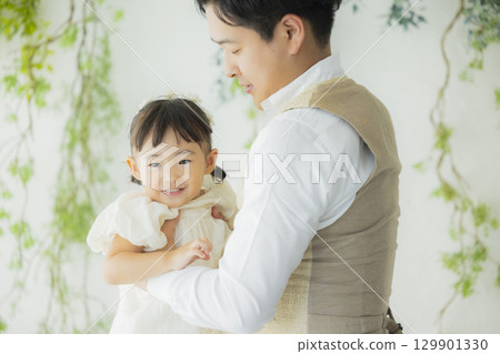 家庭的客廳 129901330
