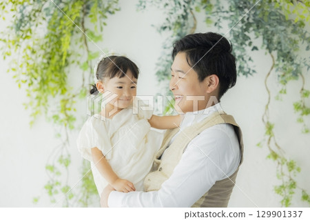 家庭的客廳 129901337