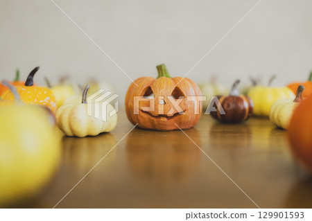 Halloween pumpkin with copy space Halloween pumpkin with copy space 129901593